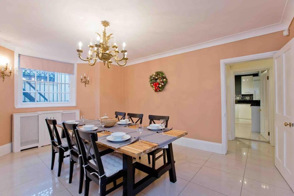 Beautiful Iconic 4 Bedroom House By Regents Park Casa de férias Londres