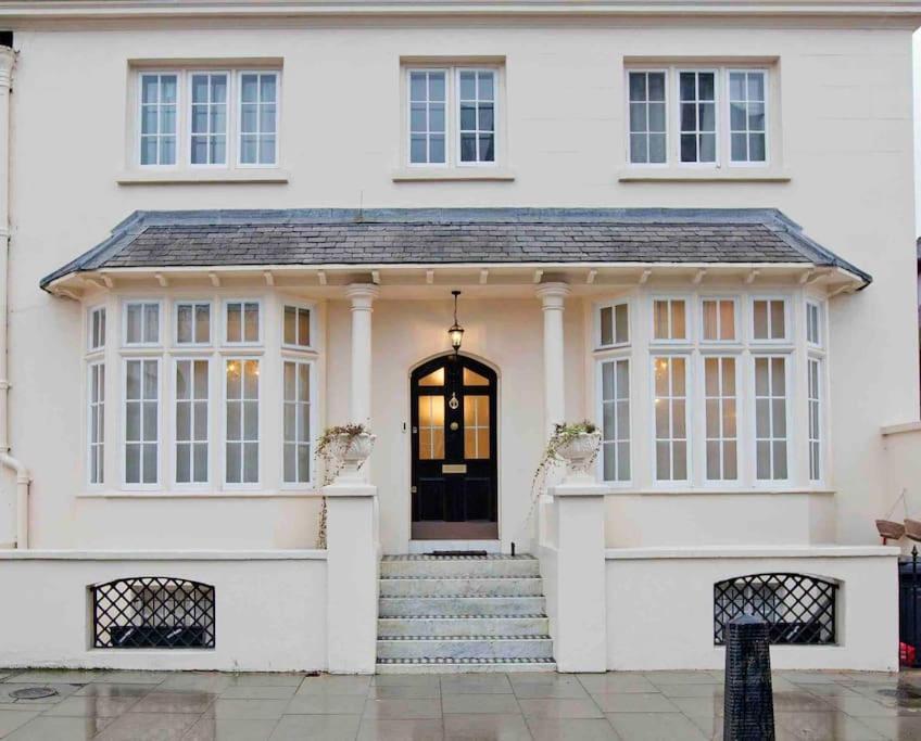Beautiful Iconic 4 Bedroom House By Regents Park Casa de férias *